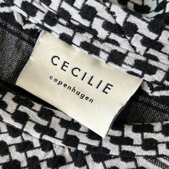 cecilie copenhagen 1005 Dress 1, O, Short Sleeves black and cream​​​​​​​​​ - Picture 10 of 16